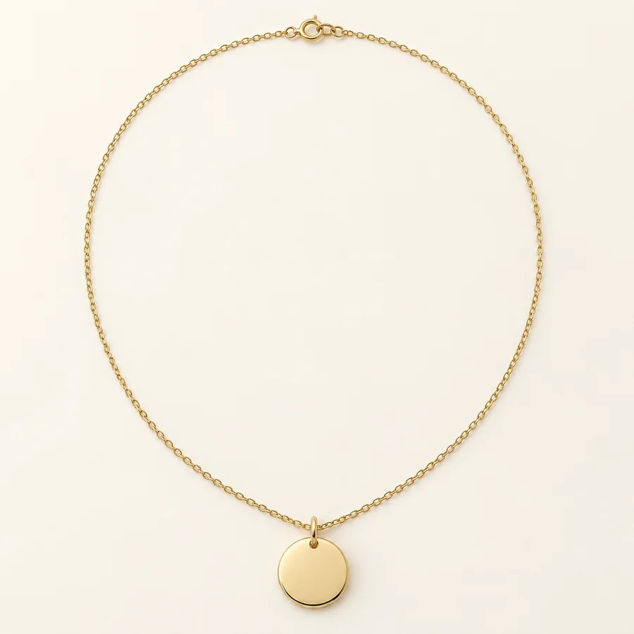 Collar dorado con dije circular · Mujer